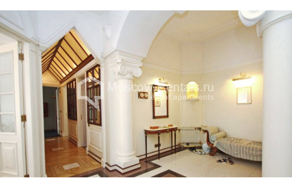 Photo #3 4-room (3 BR) apartment for <a href="http://moscow-rentals.ru/en/articles/long-term-rent" target="_blank">a long-term</a> rent
 in Russia, Moscow, Smolenskyi blv, 15