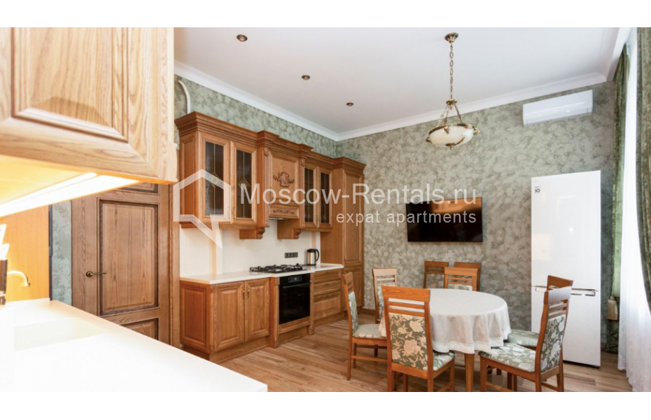 Photo #4 4-room (3 BR) apartment for <a href="http://moscow-rentals.ru/en/articles/long-term-rent" target="_blank">a long-term</a> rent
 in Russia, Moscow, Petrovka str, 24С3