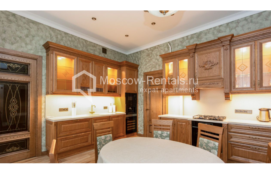 Photo #6 4-room (3 BR) apartment for <a href="http://moscow-rentals.ru/en/articles/long-term-rent" target="_blank">a long-term</a> rent
 in Russia, Moscow, Petrovka str, 24С3