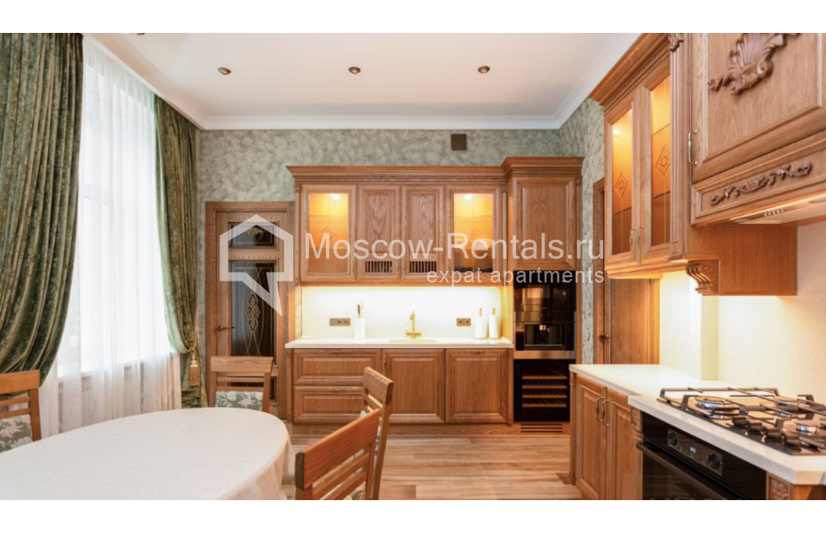 Photo #5 4-room (3 BR) apartment for <a href="http://moscow-rentals.ru/en/articles/long-term-rent" target="_blank">a long-term</a> rent
 in Russia, Moscow, Petrovka str, 24С3