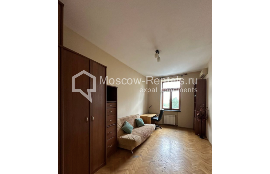 Photo #8 3-room (2 BR) apartment for <a href="http://moscow-rentals.ru/en/articles/long-term-rent" target="_blank">a long-term</a> rent
 in Russia, Moscow, Orlikov lane, 8