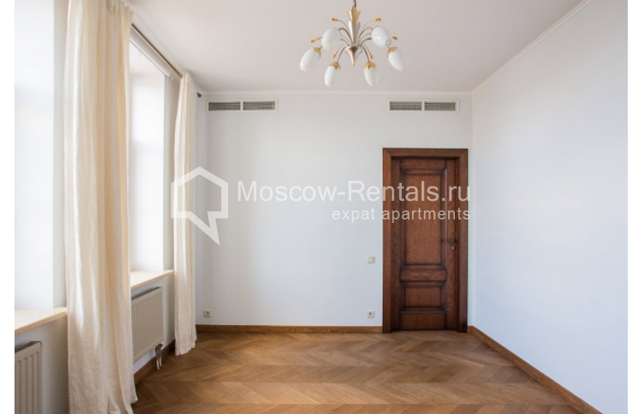 Photo #7 4-room (3 BR) apartment for <a href="http://moscow-rentals.ru/en/articles/long-term-rent" target="_blank">a long-term</a> rent
 in Russia, Moscow, M. Bronnaya str, 14
