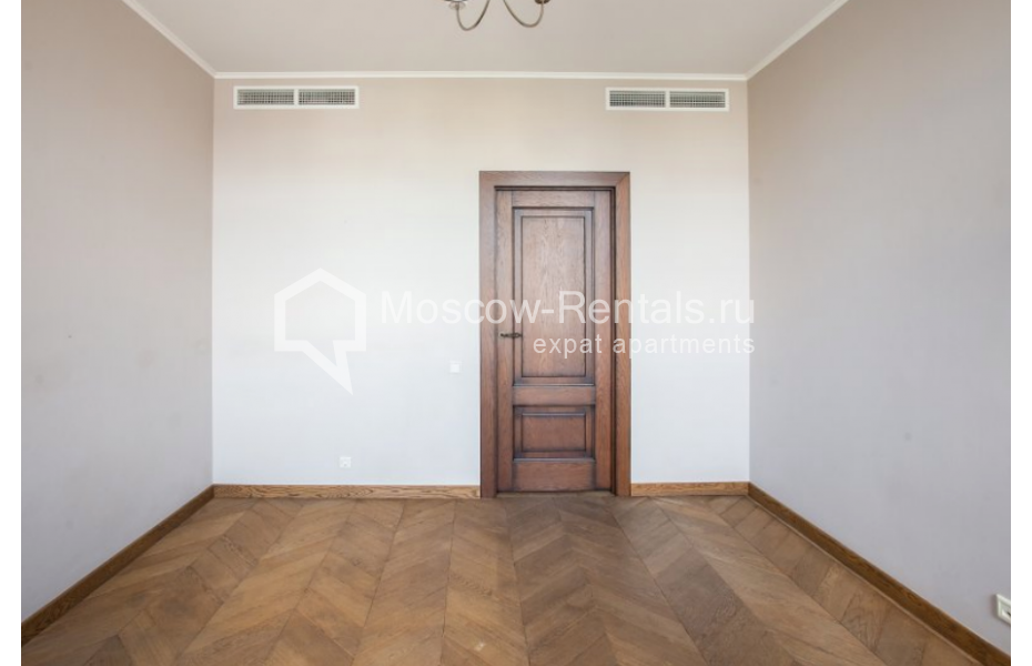 Photo #9 4-room (3 BR) apartment for <a href="http://moscow-rentals.ru/en/articles/long-term-rent" target="_blank">a long-term</a> rent
 in Russia, Moscow, M. Bronnaya str, 14