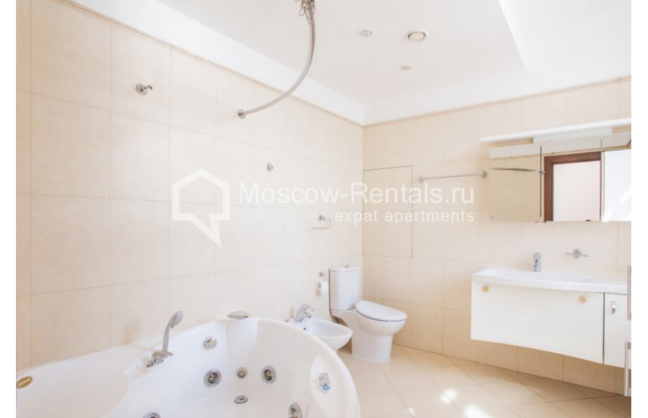 Photo #12 4-room (3 BR) apartment for <a href="http://moscow-rentals.ru/en/articles/long-term-rent" target="_blank">a long-term</a> rent
 in Russia, Moscow, M. Bronnaya str, 14