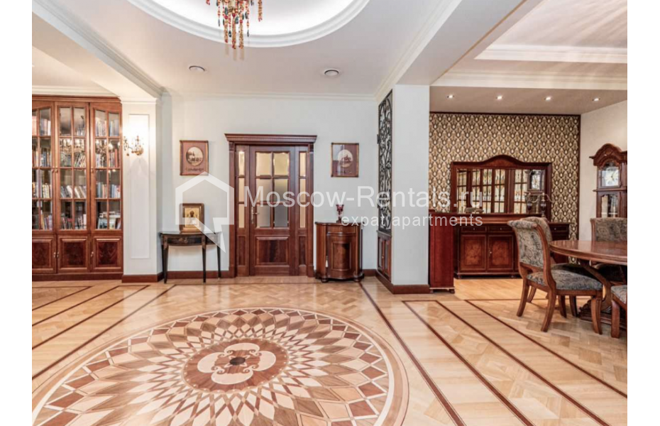 Photo #7 4-room (3 BR) apartment for <a href="http://moscow-rentals.ru/en/articles/long-term-rent" target="_blank">a long-term</a> rent
 in Russia, Moscow, 1st Neopalimovskyi lane, 8