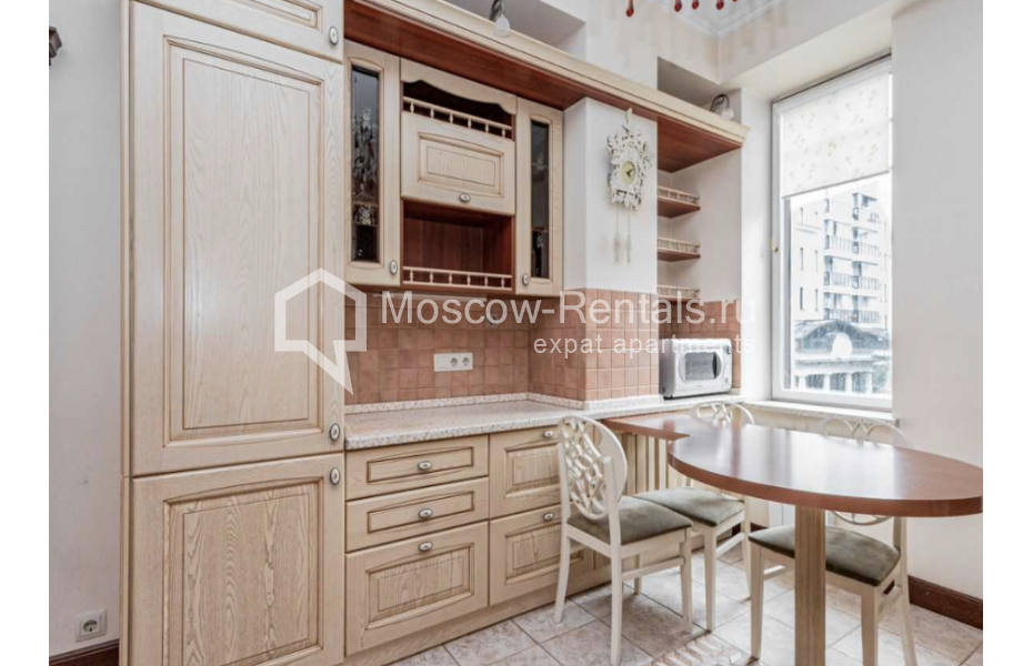 Photo #11 4-room (3 BR) apartment for <a href="http://moscow-rentals.ru/en/articles/long-term-rent" target="_blank">a long-term</a> rent
 in Russia, Moscow, 1st Neopalimovskyi lane, 8