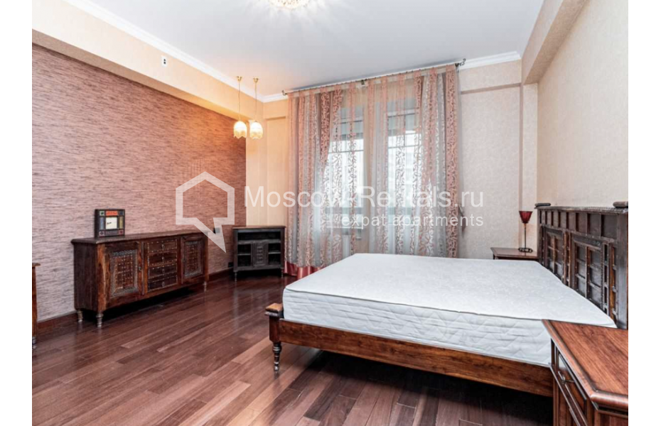 Photo #17 4-room (3 BR) apartment for <a href="http://moscow-rentals.ru/en/articles/long-term-rent" target="_blank">a long-term</a> rent
 in Russia, Moscow, 1st Neopalimovskyi lane, 8