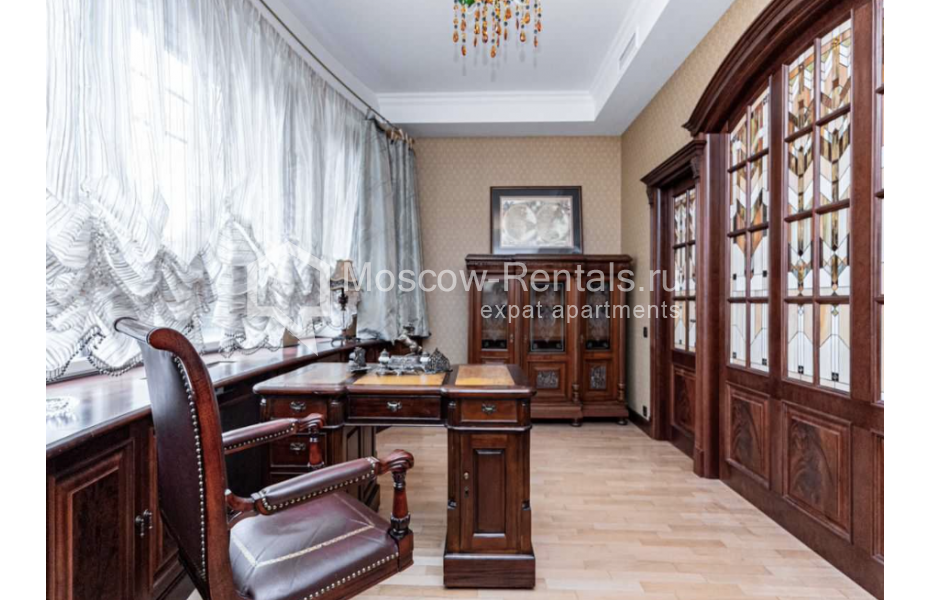 Photo #24 4-room (3 BR) apartment for <a href="http://moscow-rentals.ru/en/articles/long-term-rent" target="_blank">a long-term</a> rent
 in Russia, Moscow, 1st Neopalimovskyi lane, 8