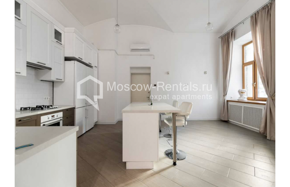 Photo #4 6-room (5 BR) apartment for <a href="http://moscow-rentals.ru/en/articles/long-term-rent" target="_blank">a long-term</a> rent
 in Russia, Moscow, Sretenskyi blv, 6/1с1