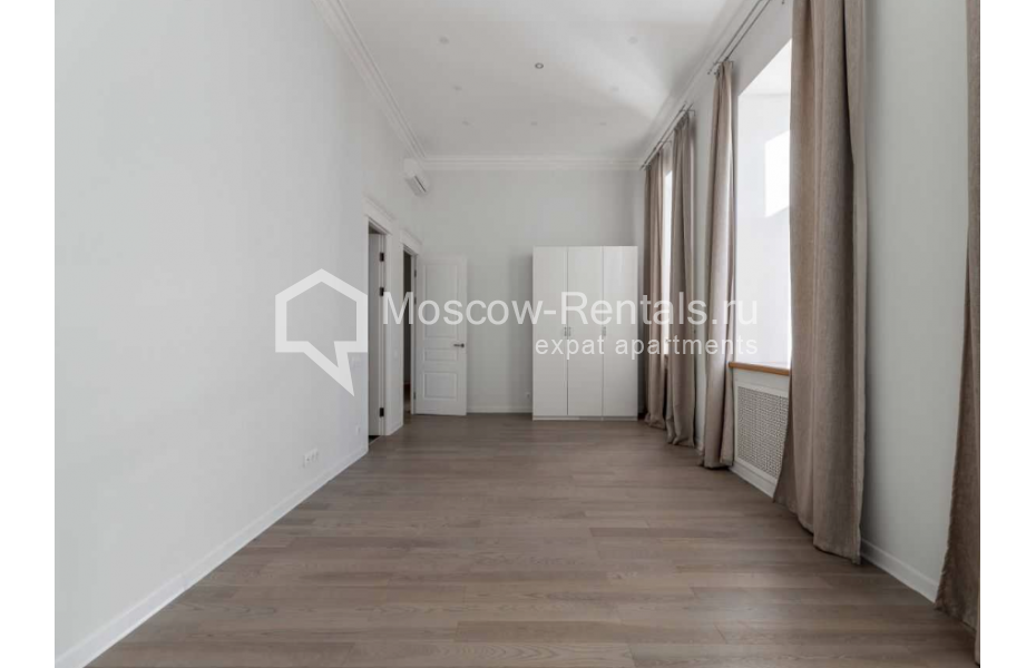 Photo #13 6-room (5 BR) apartment for <a href="http://moscow-rentals.ru/en/articles/long-term-rent" target="_blank">a long-term</a> rent
 in Russia, Moscow, Sretenskyi blv, 6/1с1