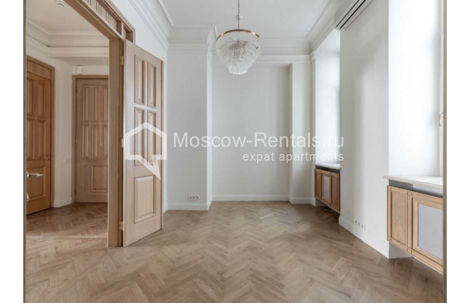 Photo #4 5-room (4 BR) apartment for <a href="http://moscow-rentals.ru/en/articles/long-term-rent" target="_blank">a long-term</a> rent
 in Russia, Moscow, Povarskaya str, 2с1
