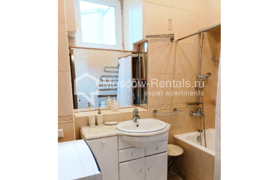 Photo #19 3-room (2 BR) apartment for <a href="http://moscow-rentals.ru/en/articles/long-term-rent" target="_blank">a long-term</a> rent
 in Russia, Moscow, 4-ya Sokolnicheskaya str, 4