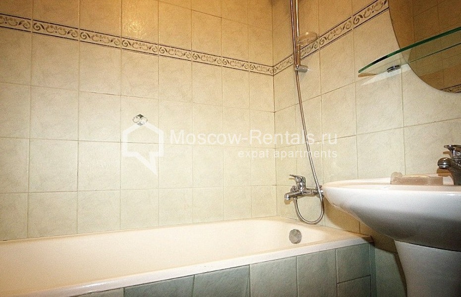 Photo #9 3-room (2 BR) apartment for <a href="http://moscow-rentals.ru/en/articles/long-term-rent" target="_blank">a long-term</a> rent
 in Russia, Moscow, Bolshaya Bronnaya str., 9