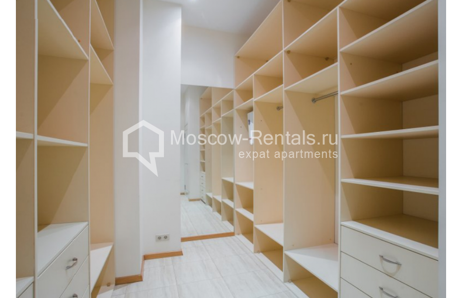 Фото №17 6-комн. кв. в аренду на длительный срок в Россия, Москва, 1-й Спасоналивковский пер, 18с2