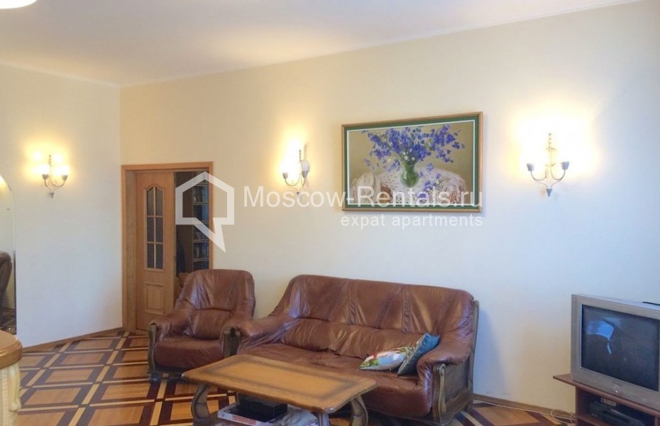 Photo #5 4-room (3 BR) apartment for <a href="http://moscow-rentals.ru/en/articles/long-term-rent" target="_blank">a long-term</a> rent
 in Russia, Moscow, Trubnikovsky lane, 11