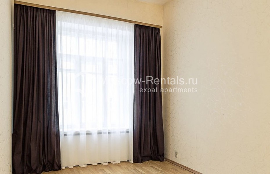 Photo #12 4-room (3 BR) apartment for <a href="http://moscow-rentals.ru/en/articles/long-term-rent" target="_blank">a long-term</a> rent
 in Russia, Moscow, Trekhprudny lane, 11/13С1