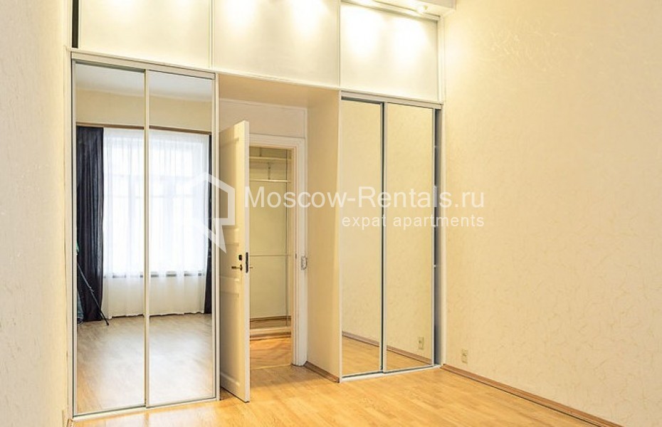 Photo #13 4-room (3 BR) apartment for <a href="http://moscow-rentals.ru/en/articles/long-term-rent" target="_blank">a long-term</a> rent
 in Russia, Moscow, Trekhprudny lane, 11/13С1