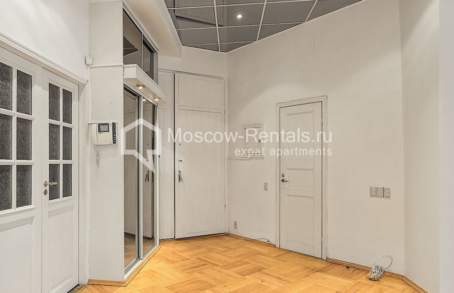 Photo #15 4-room (3 BR) apartment for <a href="http://moscow-rentals.ru/en/articles/long-term-rent" target="_blank">a long-term</a> rent
 in Russia, Moscow, Trekhprudny lane, 11/13С1