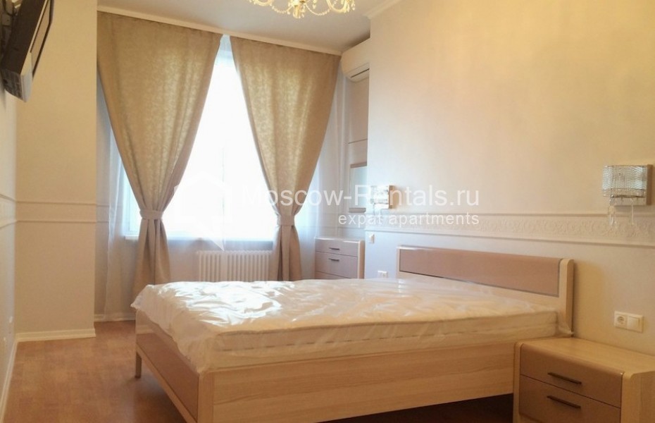 Photo #4 2-room (1 BR) apartment for <a href="http://moscow-rentals.ru/en/articles/long-term-rent" target="_blank">a long-term</a> rent
 in Russia, Moscow, Shabolovskaya str, 23 bld 2