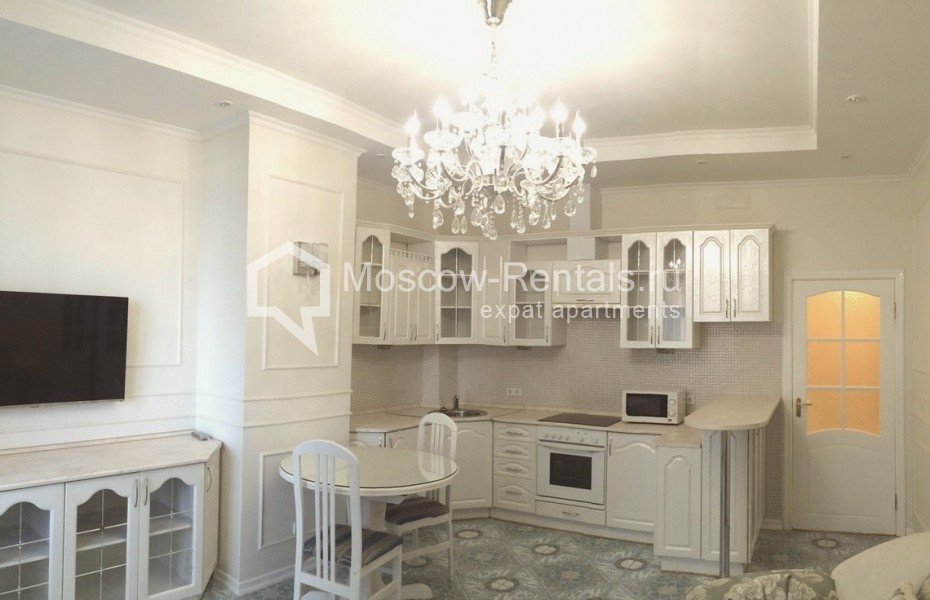 Photo #3 2-room (1 BR) apartment for <a href="http://moscow-rentals.ru/en/articles/long-term-rent" target="_blank">a long-term</a> rent
 in Russia, Moscow, Shabolovskaya str, 23 bld 2