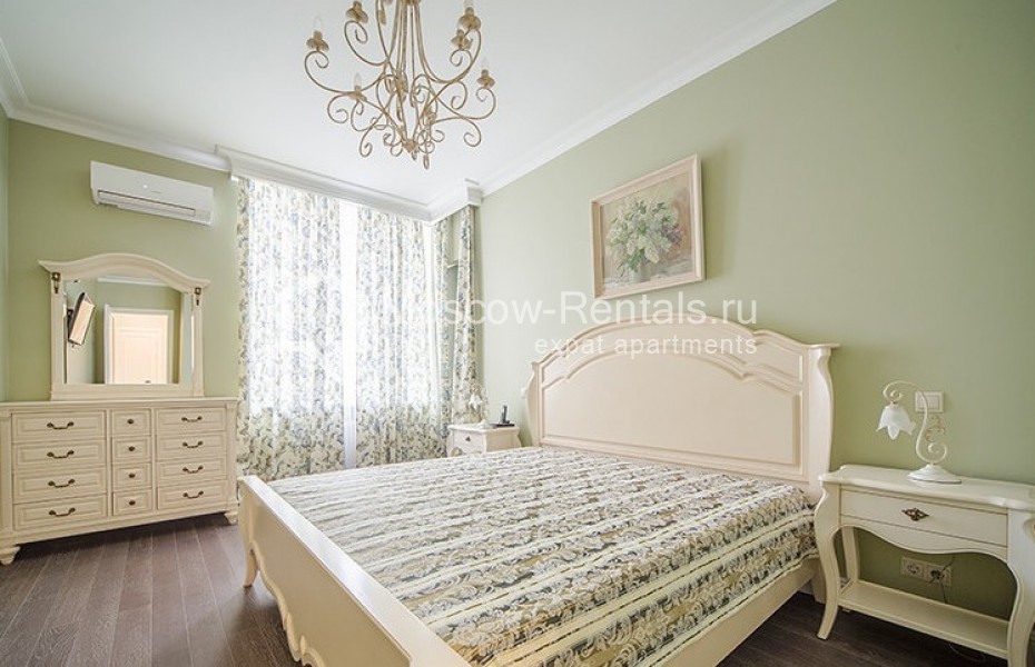 Photo #3 3-room (2 BR) apartment for <a href="http://moscow-rentals.ru/en/articles/long-term-rent" target="_blank">a long-term</a> rent
 in Russia, Moscow, Frunzenskaya emb, 36/2