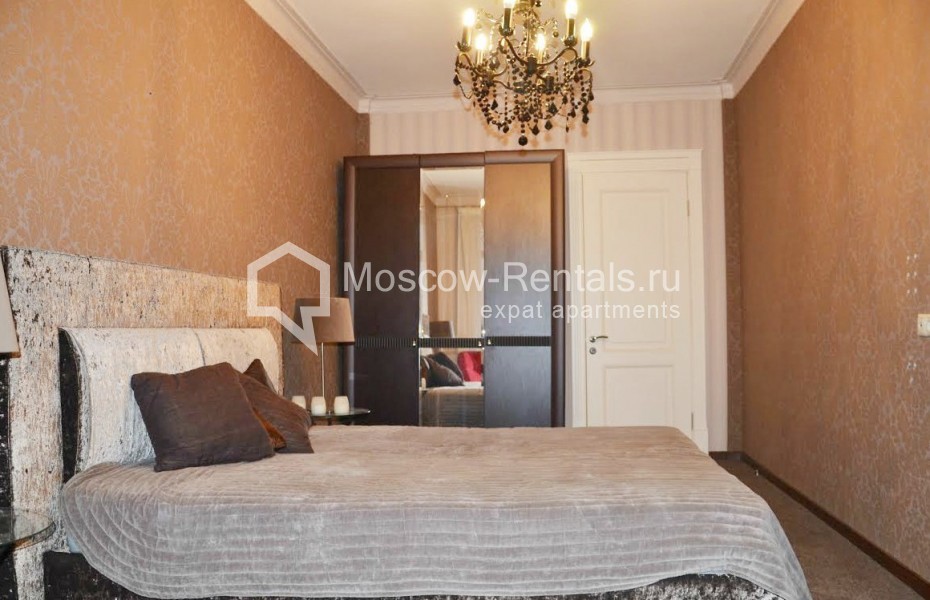 Photo #2 3-room (2 BR) apartment for <a href="http://moscow-rentals.ru/en/articles/long-term-rent" target="_blank">a long-term</a> rent
 in Russia, Moscow, Komsomolsky prosp, 45
