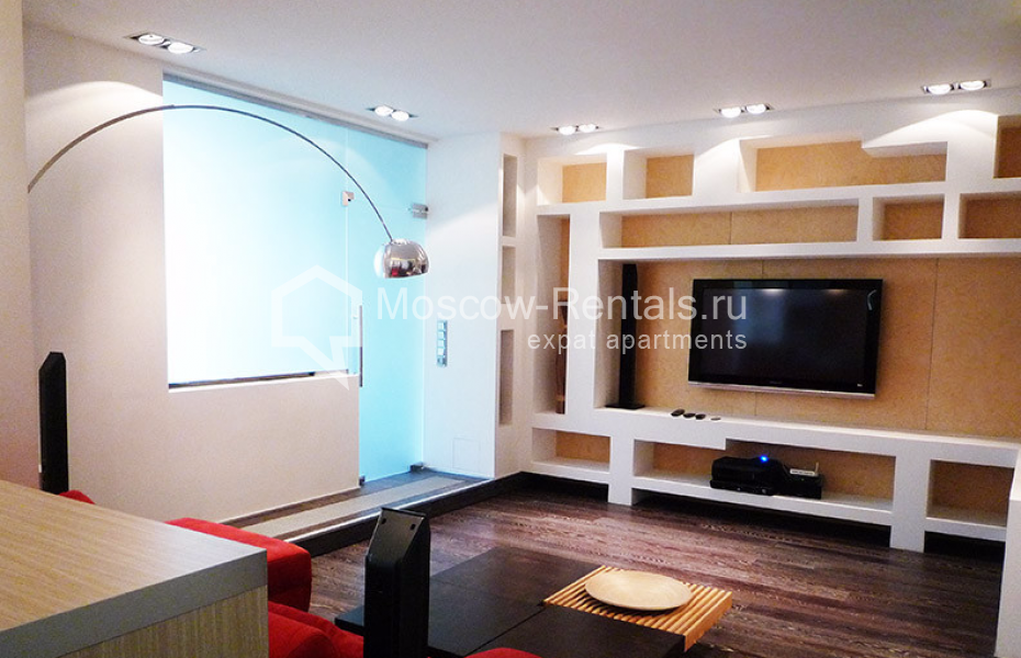 Photo #2 2-room (1 BR) apartment for <a href="http://moscow-rentals.ru/en/articles/long-term-rent" target="_blank">a long-term</a> rent
 in Russia, Moscow, Shabolovka str, 10