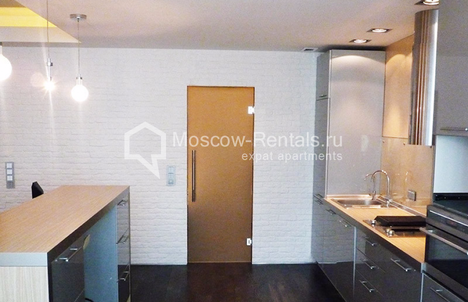 Photo #5 2-room (1 BR) apartment for <a href="http://moscow-rentals.ru/en/articles/long-term-rent" target="_blank">a long-term</a> rent
 in Russia, Moscow, Shabolovka str, 10