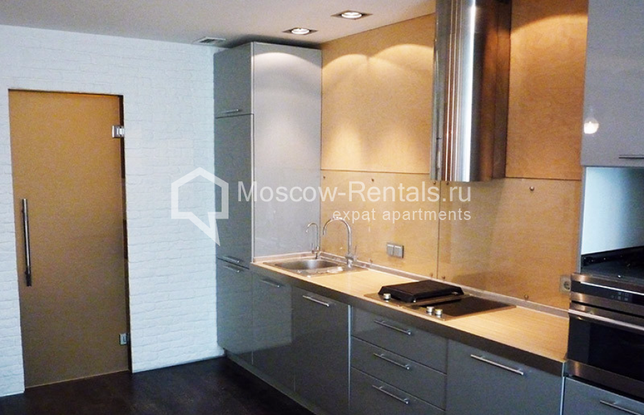 Photo #6 2-room (1 BR) apartment for <a href="http://moscow-rentals.ru/en/articles/long-term-rent" target="_blank">a long-term</a> rent
 in Russia, Moscow, Shabolovka str, 10