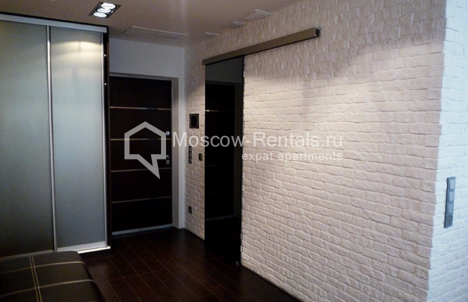 Photo #8 2-room (1 BR) apartment for <a href="http://moscow-rentals.ru/en/articles/long-term-rent" target="_blank">a long-term</a> rent
 in Russia, Moscow, Shabolovka str, 10