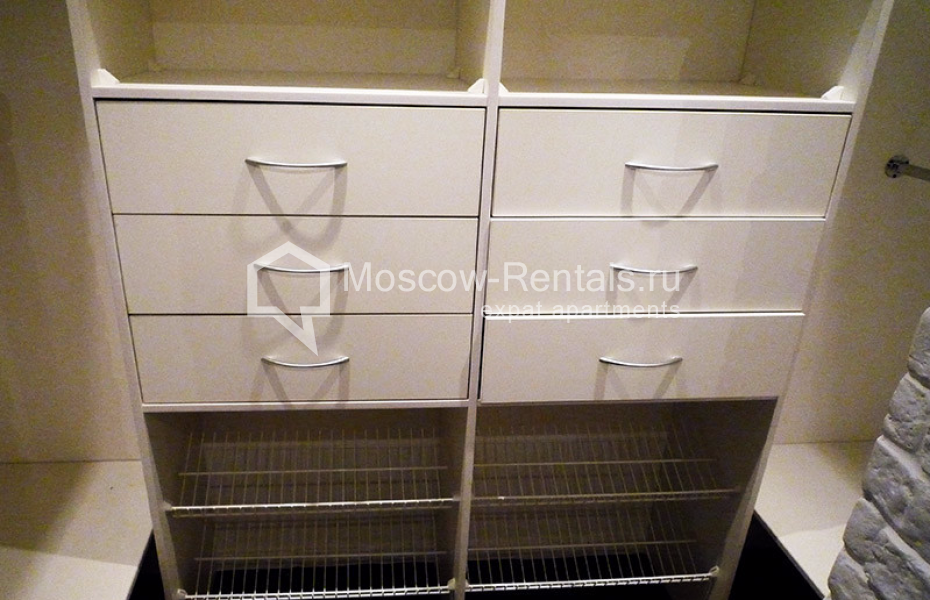 Photo #9 2-room (1 BR) apartment for <a href="http://moscow-rentals.ru/en/articles/long-term-rent" target="_blank">a long-term</a> rent
 in Russia, Moscow, Shabolovka str, 10