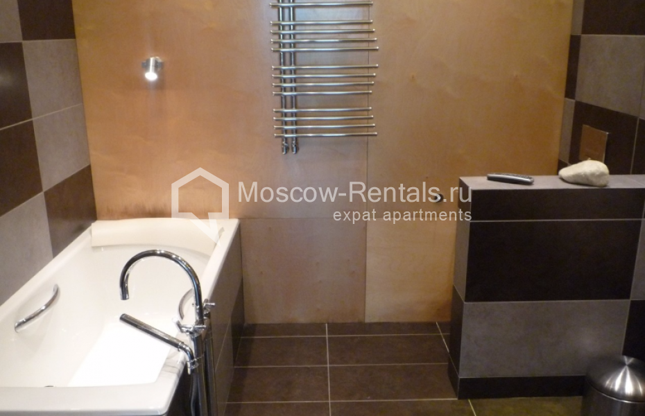 Photo #11 2-room (1 BR) apartment for <a href="http://moscow-rentals.ru/en/articles/long-term-rent" target="_blank">a long-term</a> rent
 in Russia, Moscow, Shabolovka str, 10