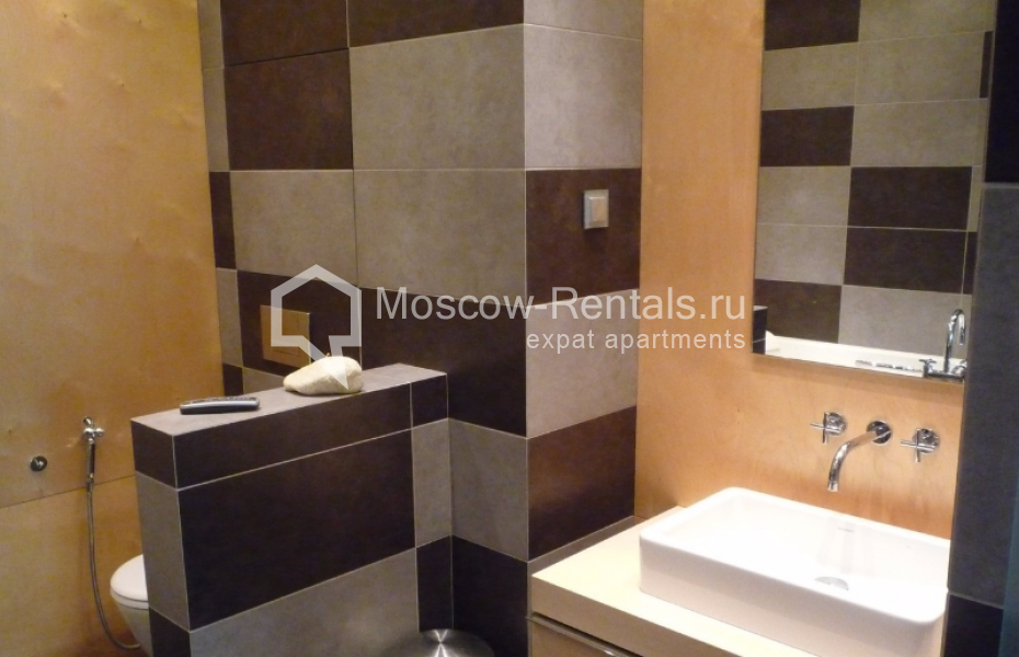 Photo #12 2-room (1 BR) apartment for <a href="http://moscow-rentals.ru/en/articles/long-term-rent" target="_blank">a long-term</a> rent
 in Russia, Moscow, Shabolovka str, 10