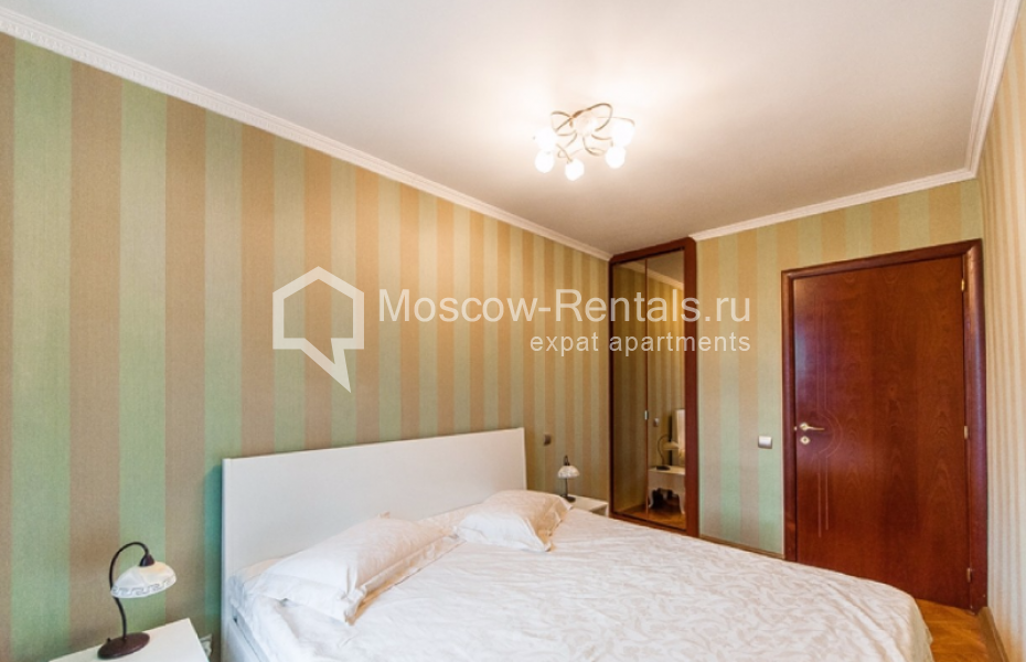 Photo #6 3-room (2 BR) apartment for <a href="http://moscow-rentals.ru/en/articles/long-term-rent" target="_blank">a long-term</a> rent
 in Russia, Moscow, Krymsky val, 6