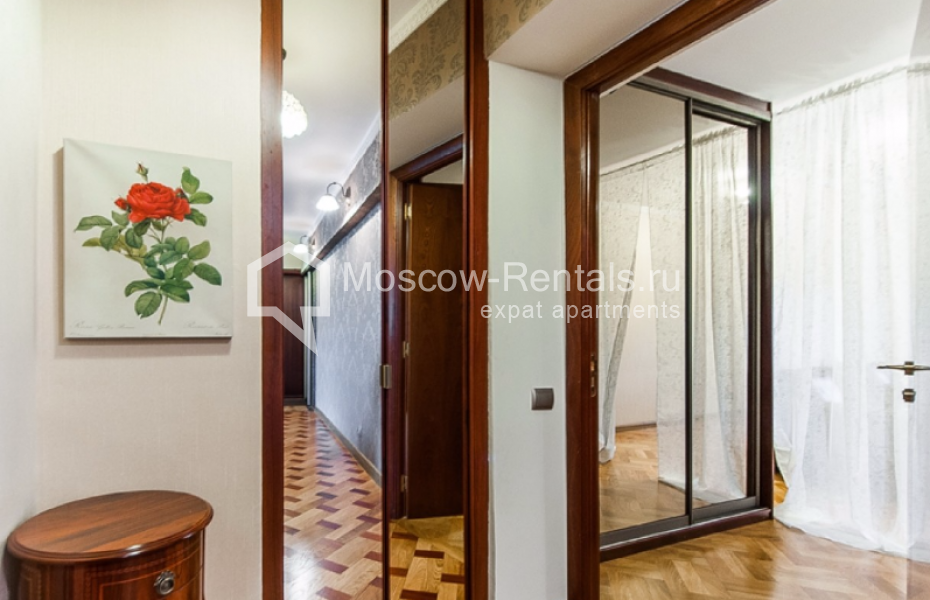 Photo #10 3-room (2 BR) apartment for <a href="http://moscow-rentals.ru/en/articles/long-term-rent" target="_blank">a long-term</a> rent
 in Russia, Moscow, Krymsky val, 6