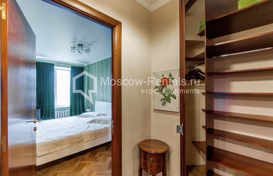 Photo #8 3-room (2 BR) apartment for <a href="http://moscow-rentals.ru/en/articles/long-term-rent" target="_blank">a long-term</a> rent
 in Russia, Moscow, Krymsky val, 6