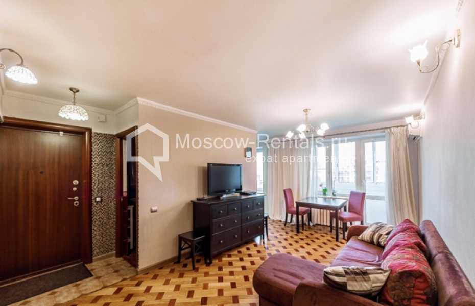 Photo #3 3-room (2 BR) apartment for <a href="http://moscow-rentals.ru/en/articles/long-term-rent" target="_blank">a long-term</a> rent
 in Russia, Moscow, Krymsky val, 6