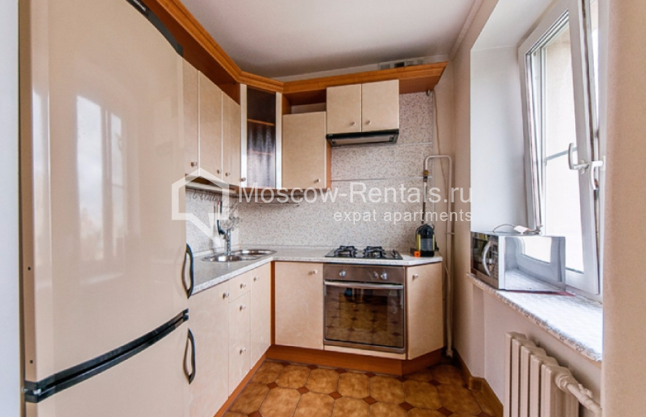 Photo #2 3-room (2 BR) apartment for <a href="http://moscow-rentals.ru/en/articles/long-term-rent" target="_blank">a long-term</a> rent
 in Russia, Moscow, Krymsky val, 6