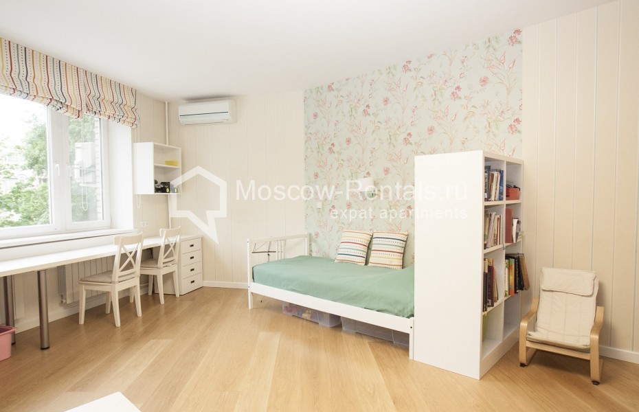 Photo #2 3-room (2 BR) apartment for <a href="http://moscow-rentals.ru/en/articles/long-term-rent" target="_blank">a long-term</a> rent
 in Russia, Moscow, Pokrovka str, 39