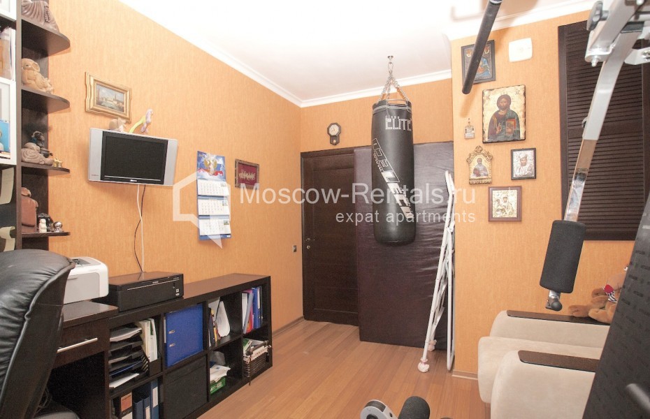 Photo #12 5-room (4 BR) apartment for <a href="http://moscow-rentals.ru/en/articles/long-term-rent" target="_blank">a long-term</a> rent
 in Russia, Moscow, Zoi and Alexandra Kosmodemyanskikh, 42