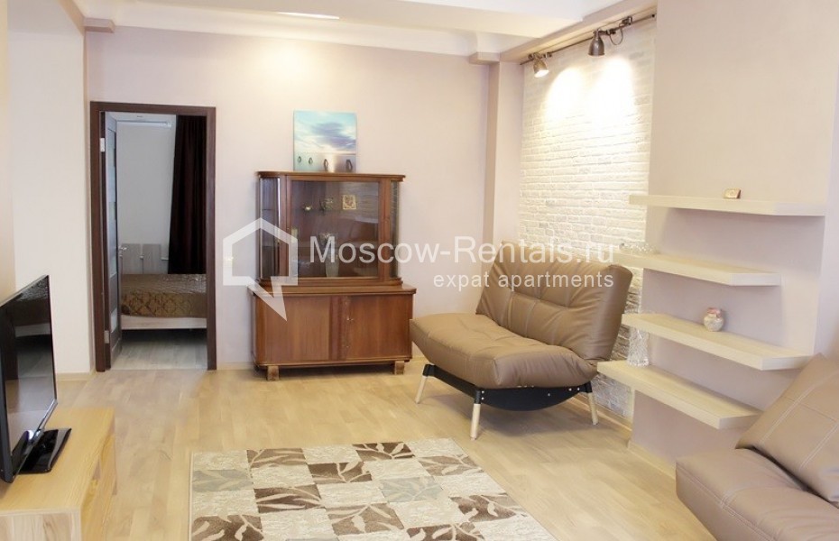 Photo #2 3-room (2 BR) apartment for <a href="http://moscow-rentals.ru/en/articles/long-term-rent" target="_blank">a long-term</a> rent
 in Russia, Moscow, Kropotkinsky lane, 14
