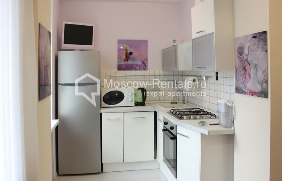 Photo #5 3-room (2 BR) apartment for <a href="http://moscow-rentals.ru/en/articles/long-term-rent" target="_blank">a long-term</a> rent
 in Russia, Moscow, Kropotkinsky lane, 14