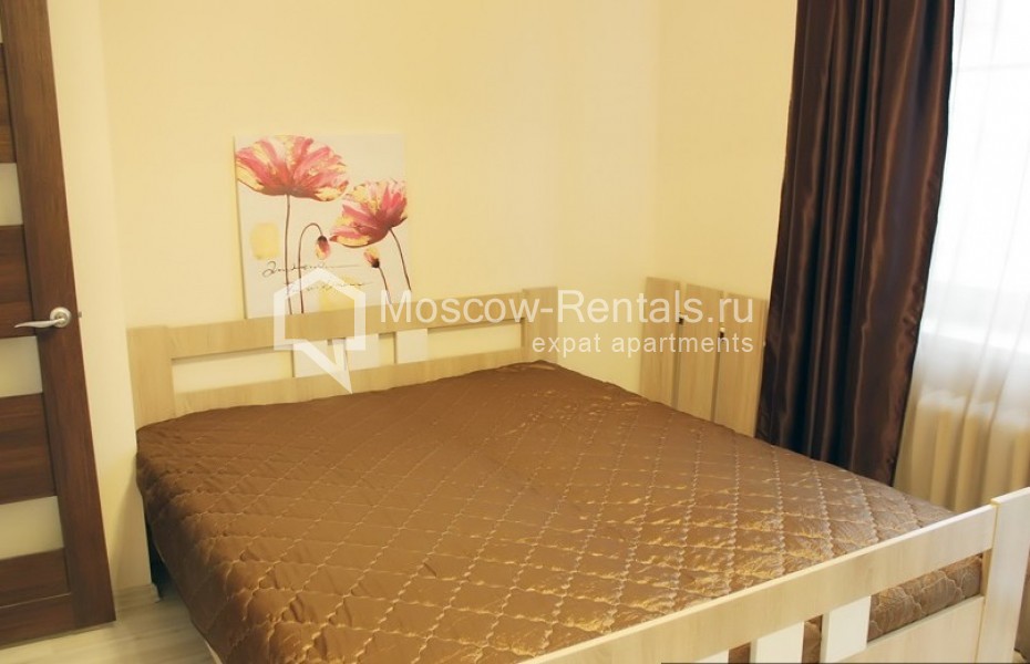 Photo #6 3-room (2 BR) apartment for <a href="http://moscow-rentals.ru/en/articles/long-term-rent" target="_blank">a long-term</a> rent
 in Russia, Moscow, Kropotkinsky lane, 14