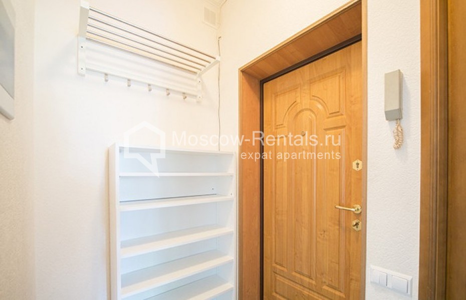 Photo #10 4-room (3 BR) apartment for <a href="http://moscow-rentals.ru/en/articles/long-term-rent" target="_blank">a long-term</a> rent
 in Russia, Moscow, Prechistenka, 30/2