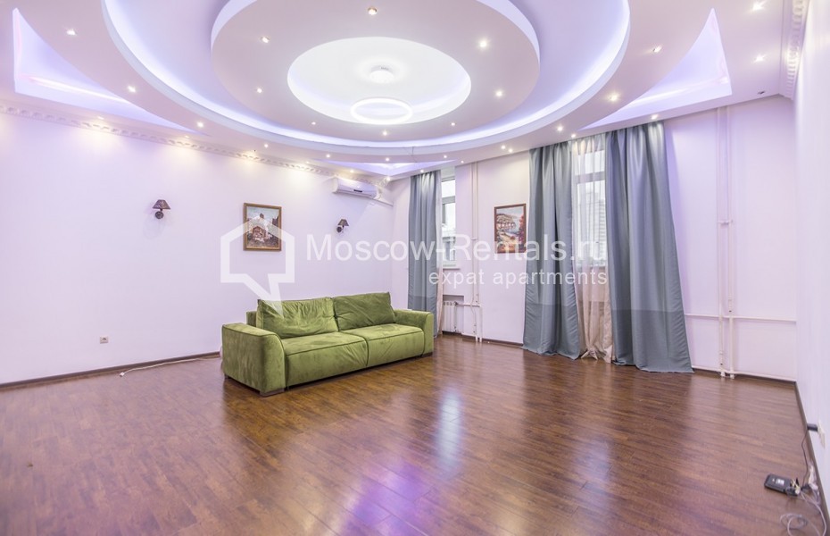 Photo #1 5-room (4 BR) apartment for <a href="http://moscow-rentals.ru/en/articles/long-term-rent" target="_blank">a long-term</a> rent
 in Russia, Moscow, Nikitsky blv, 12