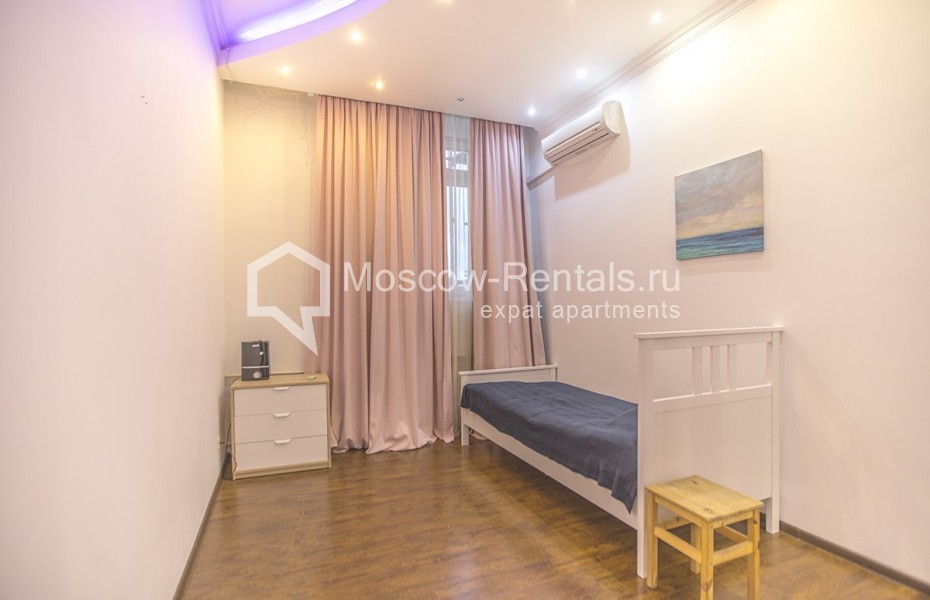 Photo #7 5-room (4 BR) apartment for <a href="http://moscow-rentals.ru/en/articles/long-term-rent" target="_blank">a long-term</a> rent
 in Russia, Moscow, Nikitsky blv, 12