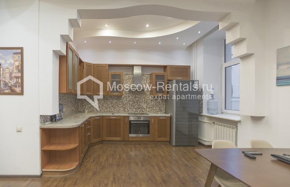 Photo #4 5-room (4 BR) apartment for <a href="http://moscow-rentals.ru/en/articles/long-term-rent" target="_blank">a long-term</a> rent
 in Russia, Moscow, Nikitsky blv, 12