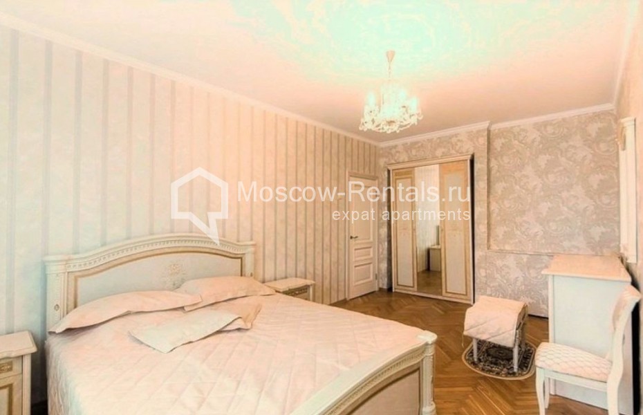 Photo #4 3-room (2 BR) apartment for <a href="http://moscow-rentals.ru/en/articles/long-term-rent" target="_blank">a long-term</a> rent
 in Russia, Moscow, Maly Vlasievsky lane, 7