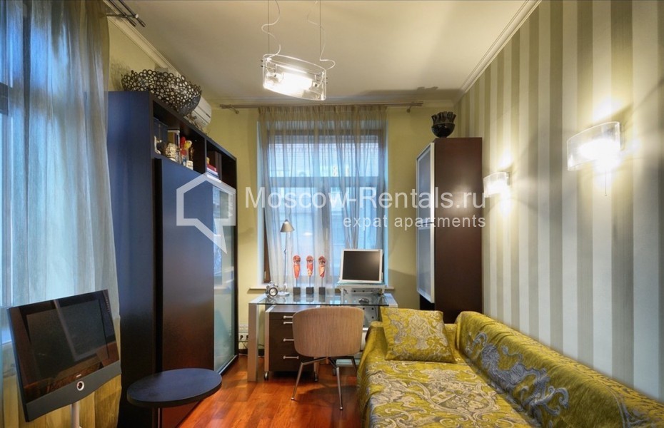 Photo #6 3-room (2 BR) apartment for <a href="http://moscow-rentals.ru/en/articles/long-term-rent" target="_blank">a long-term</a> rent
 in Russia, Moscow, Frunzenskaya emb, 28