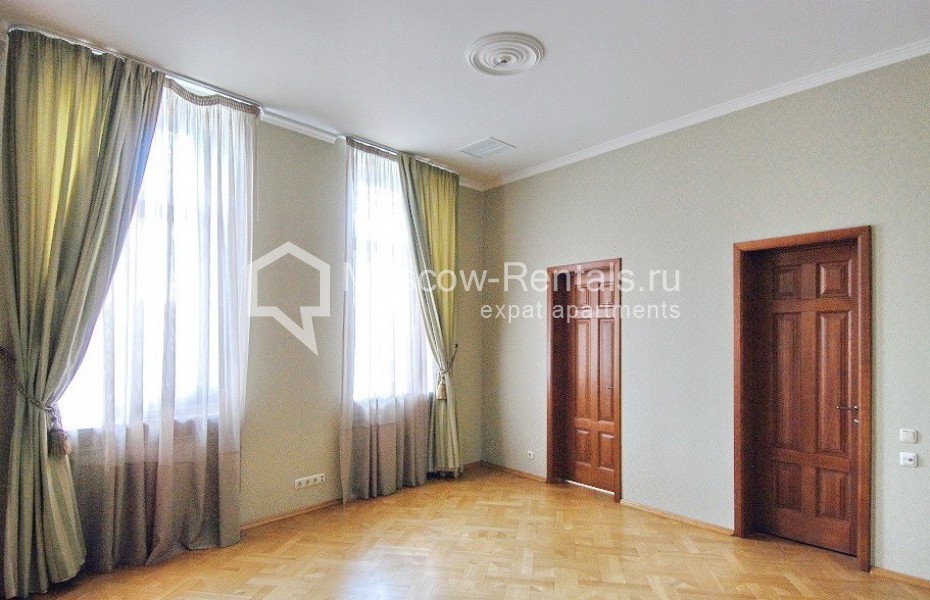 Photo #6 6-room (5 BR) apartment for <a href="http://moscow-rentals.ru/en/articles/long-term-rent" target="_blank">a long-term</a> rent
 in Russia, Moscow, Gusyatnikov lane,13/3